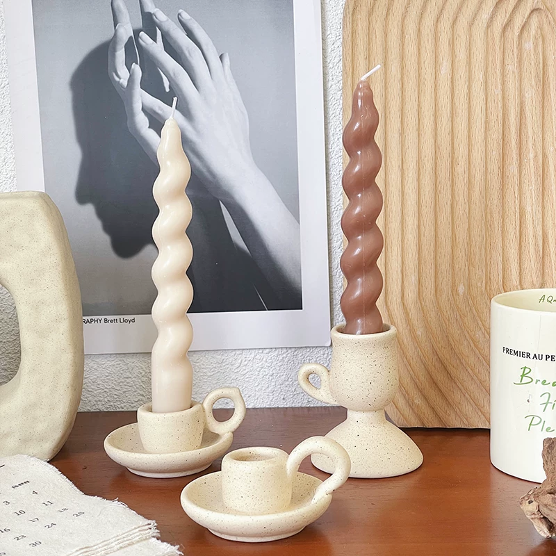 What Is a Ceramic Candle Holder and How Is It Used in Home Decor?